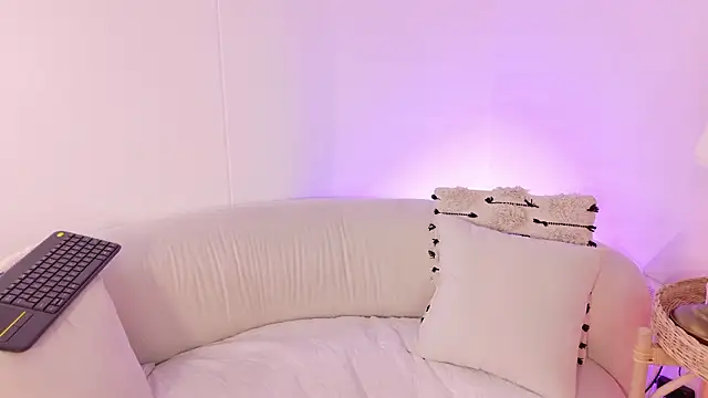 Cutie Riley online show from February 26, 2026, 11:31 am