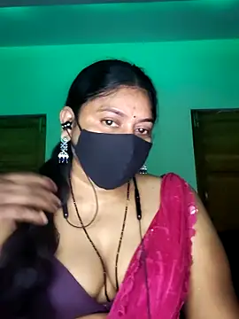 Snapshot of Telugu--Nadhini143 chatting on October 13, 2025, 4:18 pm Telugu--Nadhini143 online show from October 13, 2025, 4:18 pm