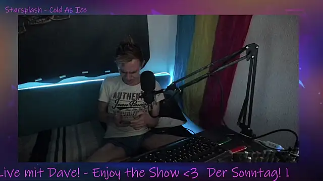 Snapshot of DaveLindau chatting on September 28, 2025, 6:02 pm DaveLindau online show from September 28, 2025, 6:02 pm