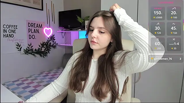 LiaWoow online show from October 12, 2025, 8:02 am