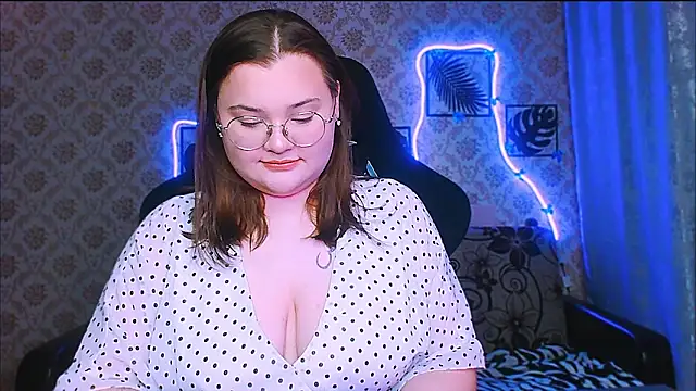 InLoveWithLife26 online show from February 8, 2026, 8:56 pm