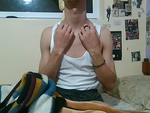 Snapshot of HitShelf chatting on December 17, 2025, 10:38 pm HitShelf online show from December 17, 2025, 10:38 pm