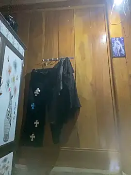 Snapshot of Lai005 chatting on September 15, 2025, 8:20 pm Lai005 online show from September 15, 2025, 8:20 pm