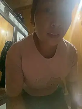 Snapshot of Lai005 chatting on September 20, 2025, 2:29 pm Lai005 online show from September 20, 2025, 2:29 pm