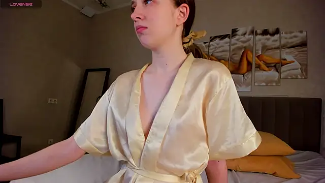 Camilla Kelly online show from March 19, 2026, 1:09 am