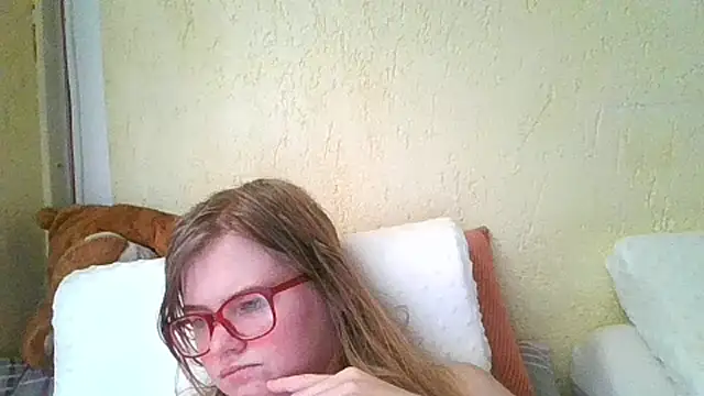 Snapshot of Moonolighta chatting on September 9, 2025, 11:54 am Moonolighta online show from September 9, 2025, 11:54 am