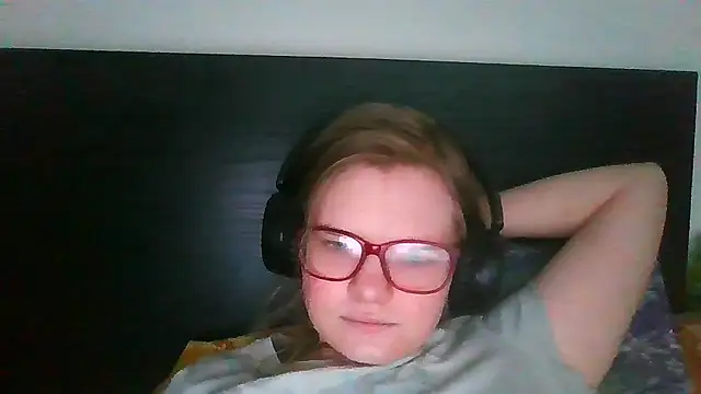 Moonolighta online show from April 8, 2026, 11:43 am