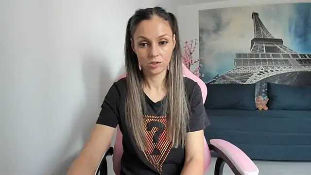 Snapshot of RheaEtthan chatting on February 6, 2026, 11:46 am RheaEtthan online show from February 6, 2026, 11:46 am