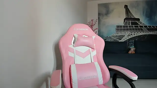 Snapshot of RheaEtthan chatting on March 19, 2026, 12:42 pm RheaEtthan online show from March 19, 2026, 12:42 pm