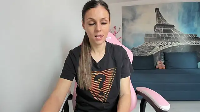 Snapshot of RheaEtthan chatting on March 23, 2026, 12:09 pm RheaEtthan online show from March 23, 2026, 12:09 pm