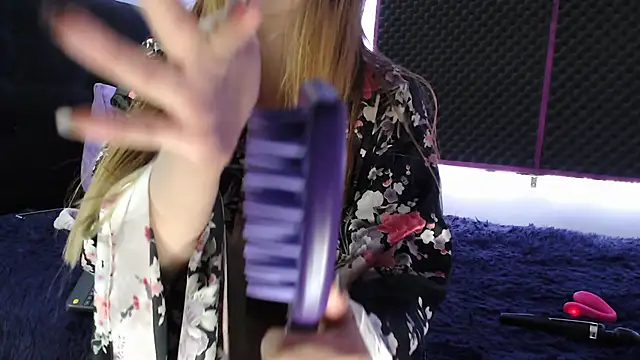 karlamoon23 online show from October 9, 2025, 1:25 am