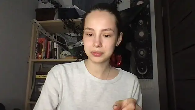 Yuna5343 online show from February 18, 2026, 8:27 pm