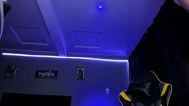 alexgiraldo   online show from September 14, 2025, 10:31 pm