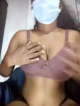 MickMicky online show from October 17, 2025, 3:20 am