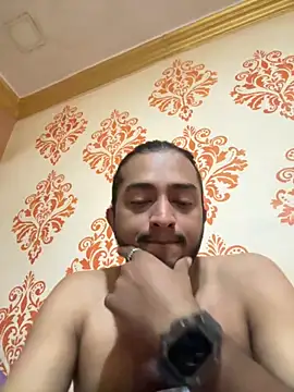 Snapshot of seenu2101 chatting on February 18, 2026, 11:11 pm seenu2101 online show from February 18, 2026, 11:11 pm