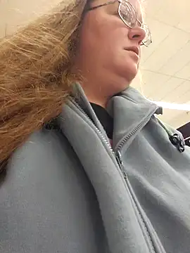 Love86Emily online show from December 4, 2024, 1:53 pm