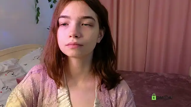 Snapshot of Evi_Brook chatting on October 5, 2025, 11:52 am Evi Brook online show from October 5, 2025, 11:52 am