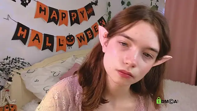 Snapshot of Evi_Brook chatting on October 18, 2025, 11:33 am Evi Brook online show from October 18, 2025, 11:33 am