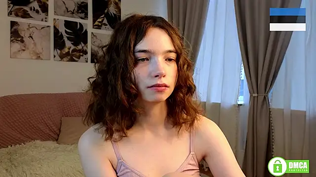 Snapshot of Evi_Brook chatting on November 3, 2025, 11:55 am Evi Brook online show from November 3, 2025, 11:55 am