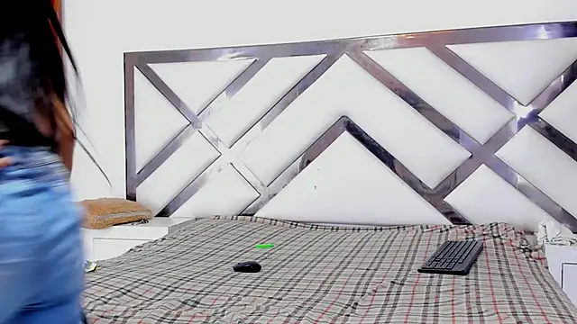 LadyandMaverick online show from December 18, 2025, 4:40 am