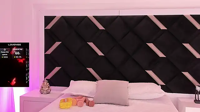 ValeskaZuev1 online show from September 22, 2025, 6:54 pm