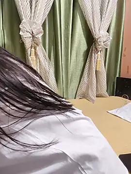 Shalu G online show from June 19, 2026, 4:33 pm