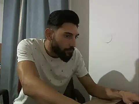 Snapshot of Alexgrc13 chatting on October 4, 2025, 6:11 am Alexgrc13 online show from October 4, 2025, 6:11 am