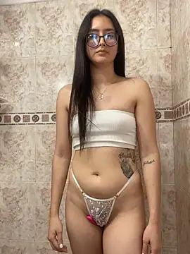 Snapshot of Just_Isaa chatting on September 18, 2025, 12:34 am Just Isaa online show from September 18, 2025, 12:34 am