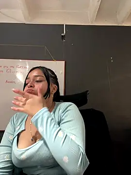 Emily Rivers  online show from December 2, 2025, 1:28 pm