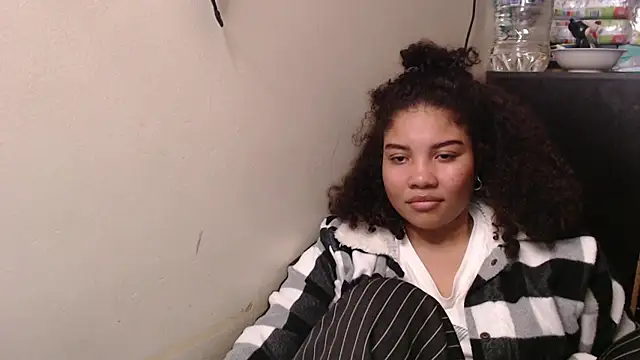 Snapshot of madelene chatting on May 18, 2026, 2:29 am madelene online show from May 18, 2026, 2:29 am