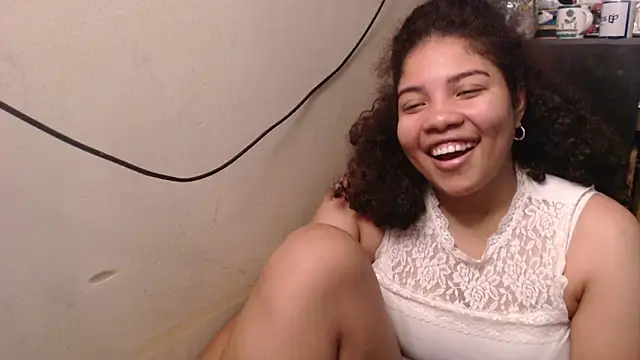 Snapshot of madelene chatting on May 31, 2026, 3:47 am madelene online show from May 31, 2026, 3:47 am