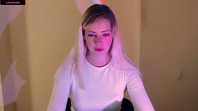 AliceHotty  online show from September 27, 2025, 9:47 am