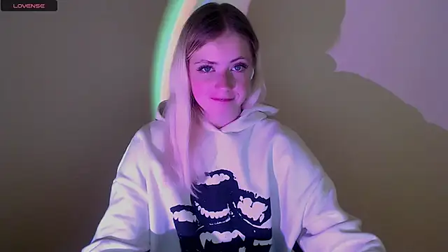 AliceHotty  online show from September 29, 2025, 12:43 pm