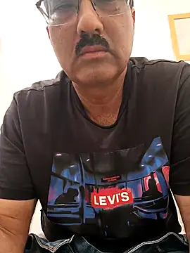 Snapshot of moonflower25 chatting on September 24, 2025, 3:43 am moonflower25 online show from September 24, 2025, 3:43 am