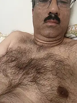 Snapshot of moonflower25 chatting on October 6, 2025, 12:19 am moonflower25 online show from October 6, 2025, 12:19 am