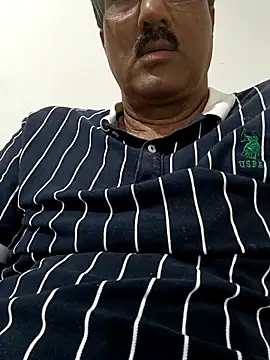 Snapshot of moonflower25 chatting on November 7, 2025, 4:40 pm moonflower25 online show from November 7, 2025, 4:40 pm