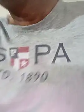 Snapshot of moonflower25 chatting on November 9, 2025, 8:12 am moonflower25 online show from November 9, 2025, 8:12 am