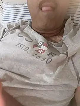 Snapshot of moonflower25 chatting on November 10, 2025, 6:40 pm moonflower25 online show from November 10, 2025, 6:40 pm