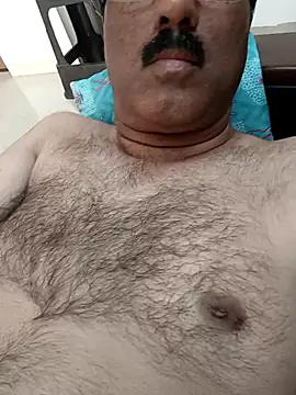 moonflower25 online show from April 18, 2026, 12:42 pm