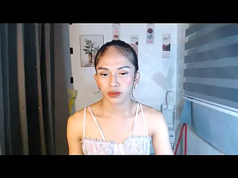 Snapshot of LauraSoHot chatting on September 10, 2025, 1:22 pm LauraSoHot online show from September 10, 2025, 1:22 pm