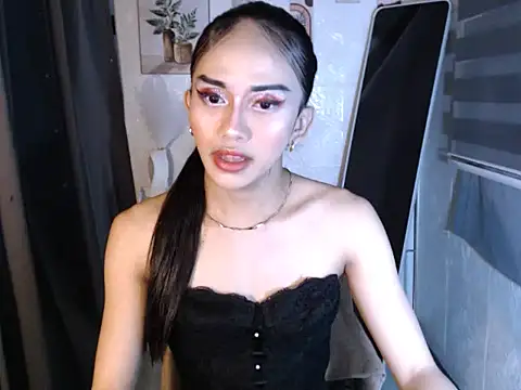 Snapshot of LauraSoHot chatting on September 24, 2025, 5:16 pm LauraSoHot online show from September 24, 2025, 5:16 pm