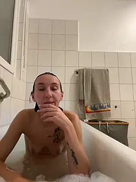 Emilia Mausi online show from October 6, 2025, 7:22 pm