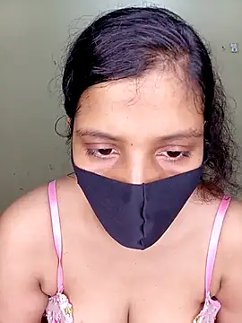 Rose-luckey online show from October 15, 2025, 6:02 am