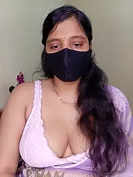 Rose-luckey online show from May 19, 2026, 9:43 pm