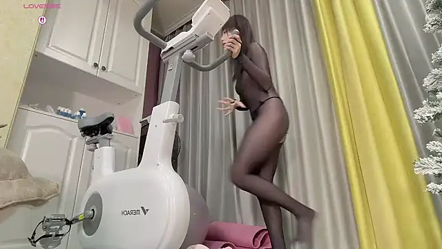 Yaya--728 online show from February 13, 2026, 12:12 pm