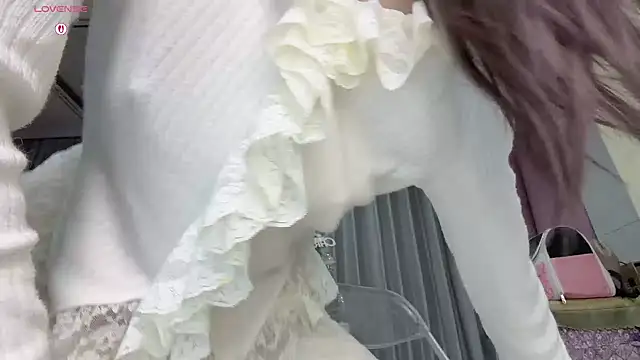 Yaya--728 online show from April 1, 2026, 12:06 pm