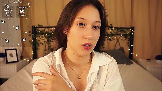 BeckyBurgh online show from September 13, 2025, 6:18 pm