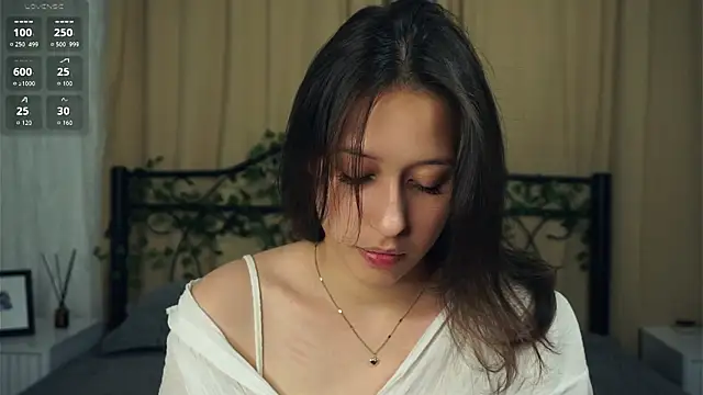 BeckyBurgh online show from September 18, 2025, 5:37 pm