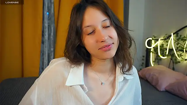 BeckyBurgh online show from October 16, 2025, 6:20 pm