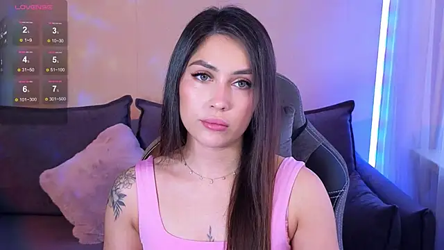 Snapshot of CarolineGuthrie chatting on October 3, 2025, 11:40 am CarolineGuthrie online show from October 3, 2025, 11:40 am